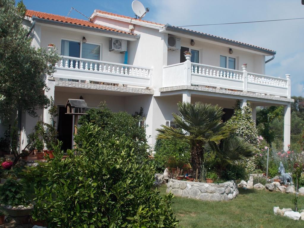 Apartments Makaus Kampor Exteriér fotografie
